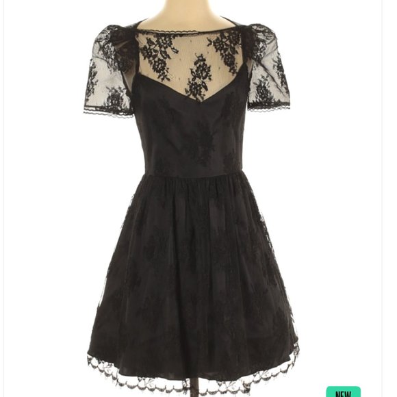 Astrophel + Stella Cocktail Dress Size 4 lace